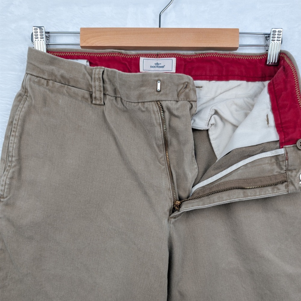 VTG Dockers Pants Men 30x28 Tan Relaxed Fit Flat Front Cotton Khaki Workwear Y2K